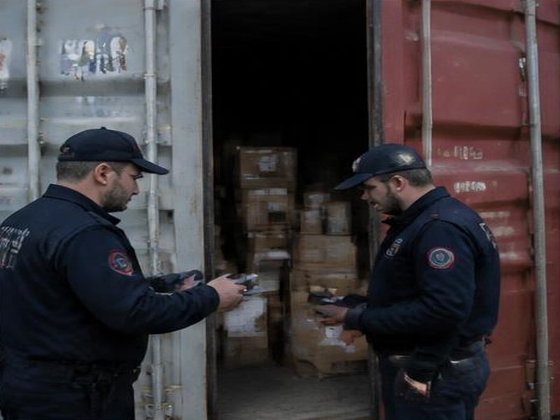 Konteyner içinde kaçak taşımaya sert kınama — Konteyner kaçakçılığı uyarısı
